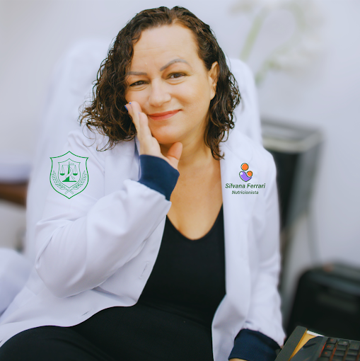 Silvana Bernardo em atendimento nutricional